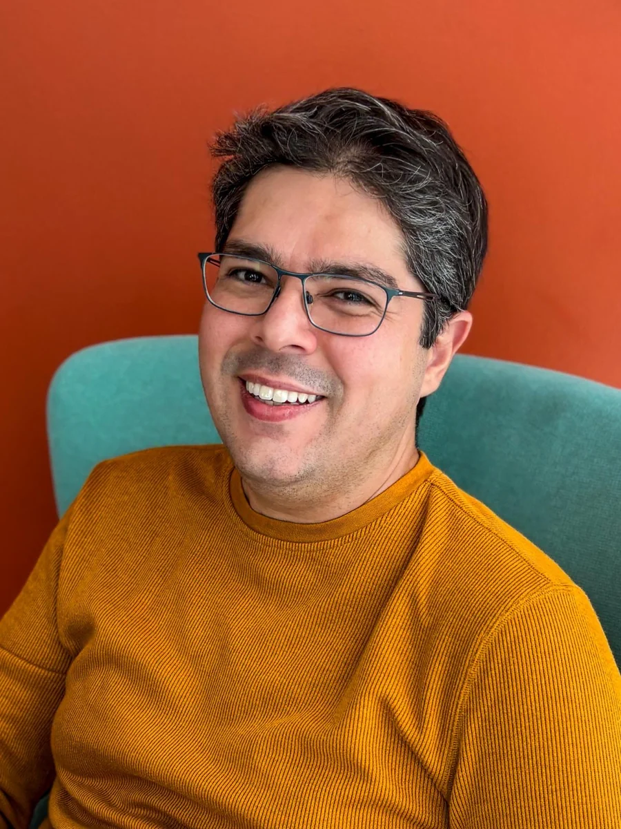 Adriano Carlos, criador do A Nova Colmeia